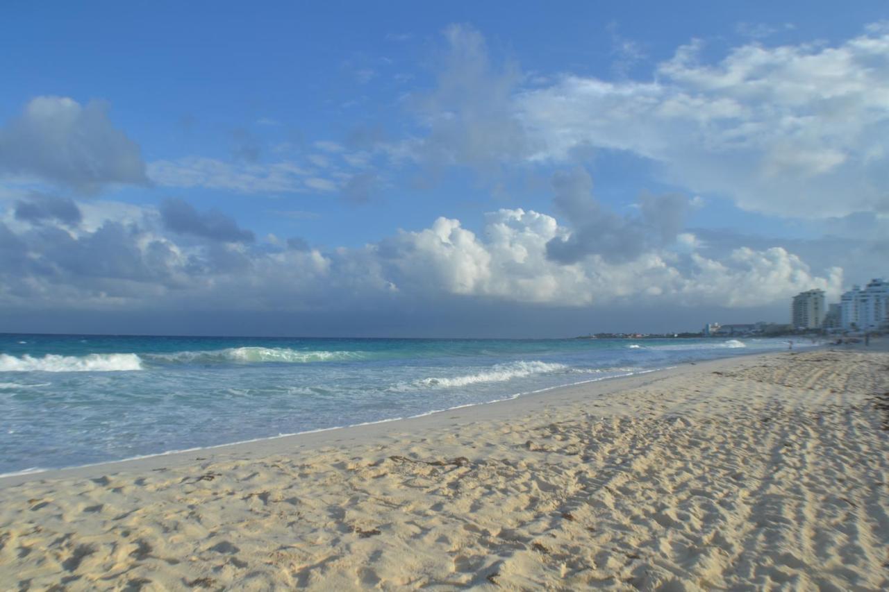 Brisas 10 Beachside Suites Cancun Luaran gambar
